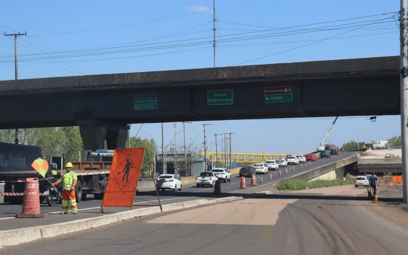 Estreitamento de pista no viaduto de Esteio causou lentidão em trecho da BR-116