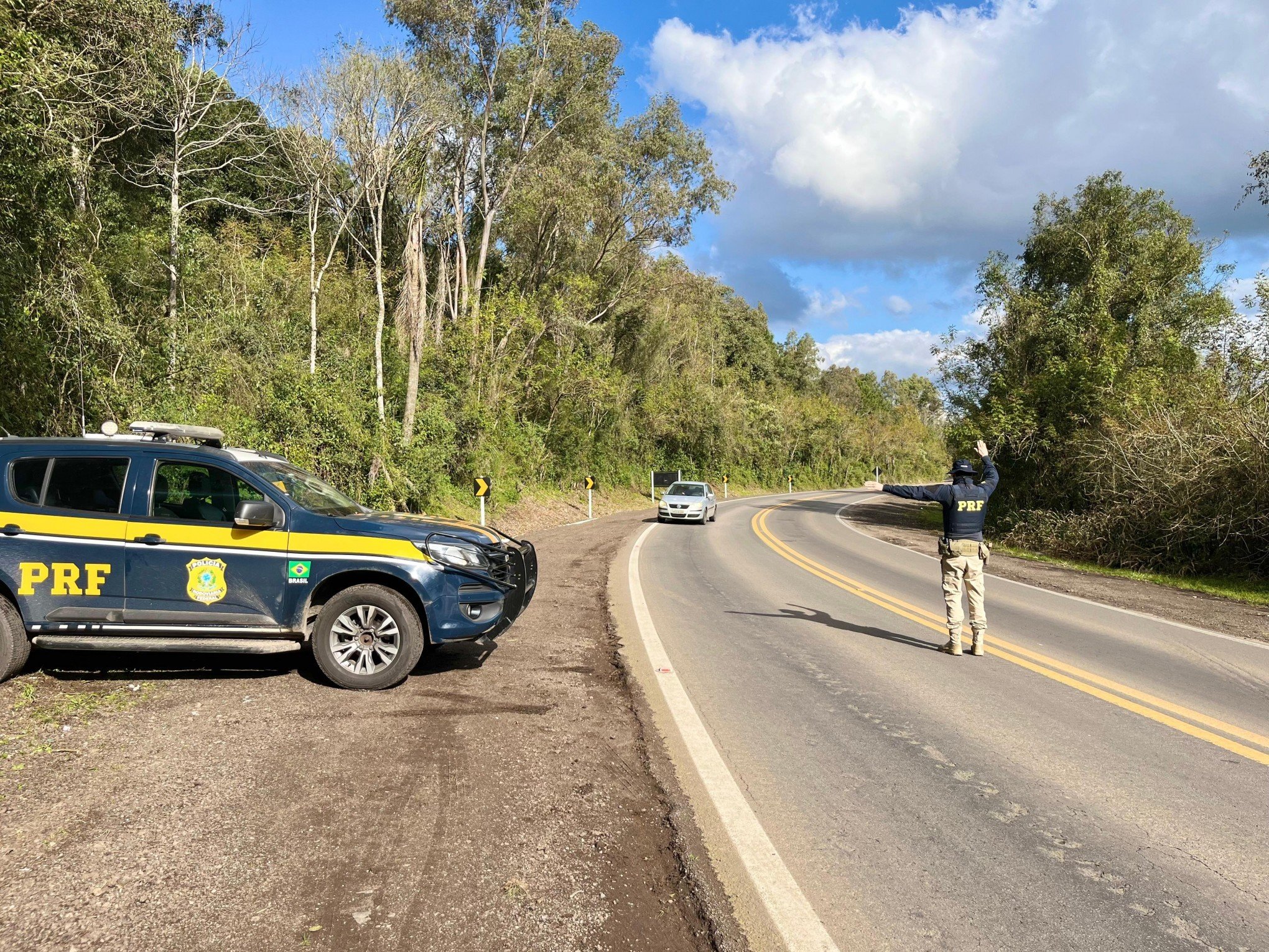 PRF vai aumentar policiamento nas rodovias durante o feriadão de 20 de setembro no RS