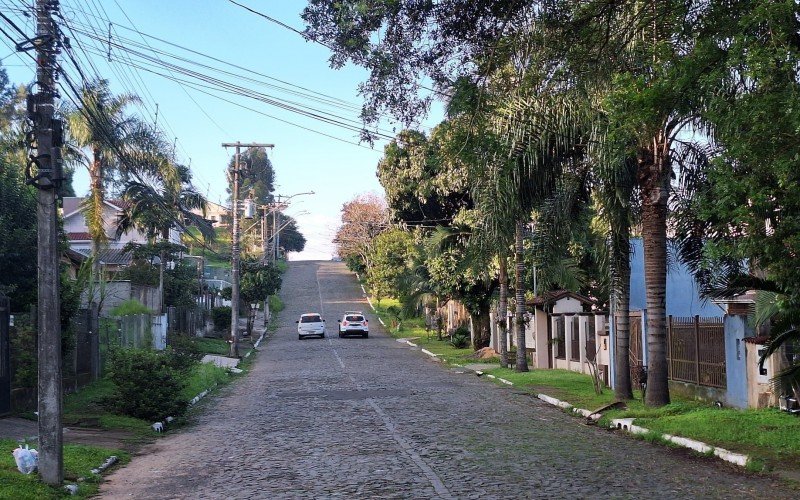 Homem é morto e outro é preso em troca de tiros com a polícia durante roubo a residência em Novo Hamburgo | abc+