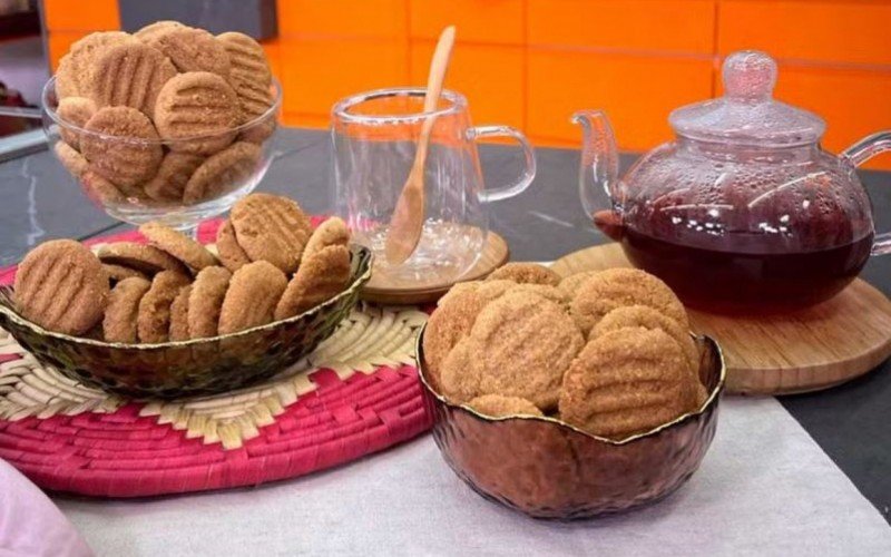 Aprenda a fazer o Biscoito de amendoim com farinha de rosca da Ana Maria Braga | abc+