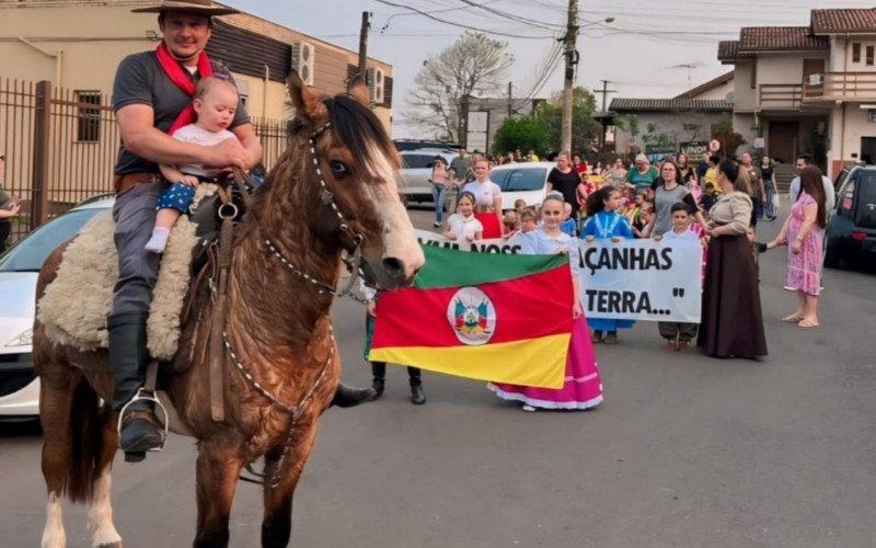 Caminhada em homenagem ao povo Rio-grandense   | abc+