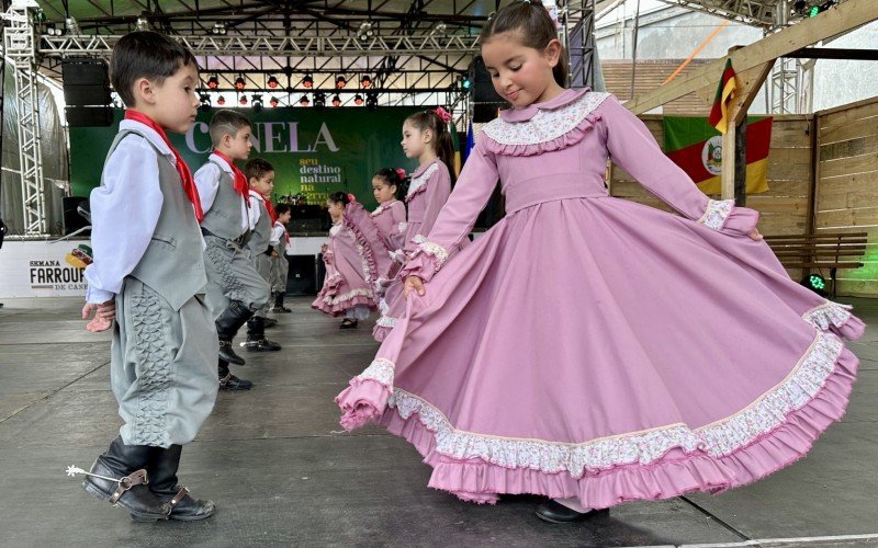 Semana Farroupilha em Canela envolve criançada em apresentações gauchescas