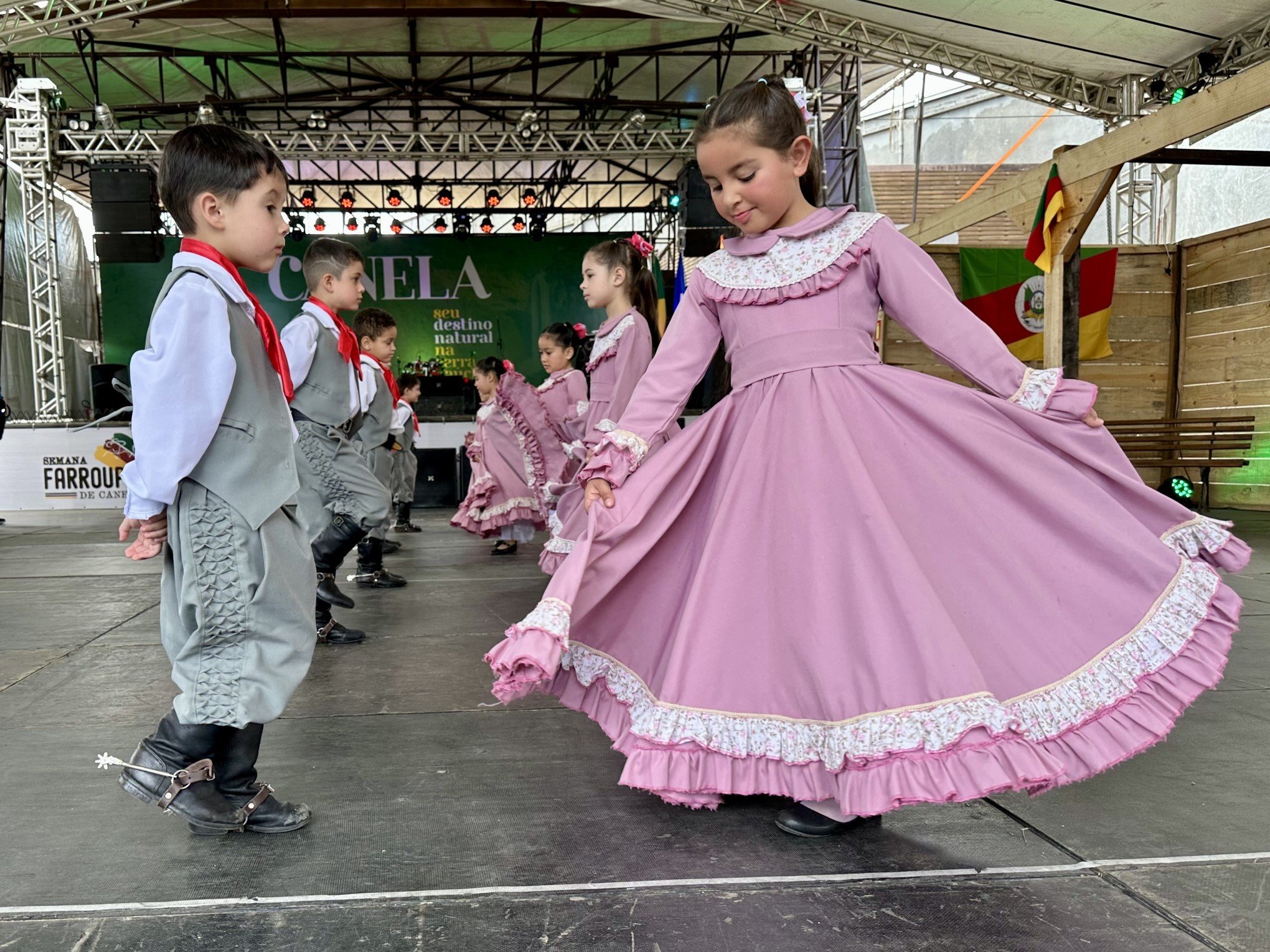 Criançada em Canela aprende desde cedo a valorizar a cultura gaúcha