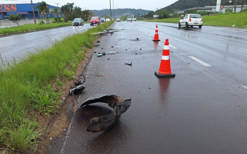 Carro capotou na RS-239 durante a madrugada 