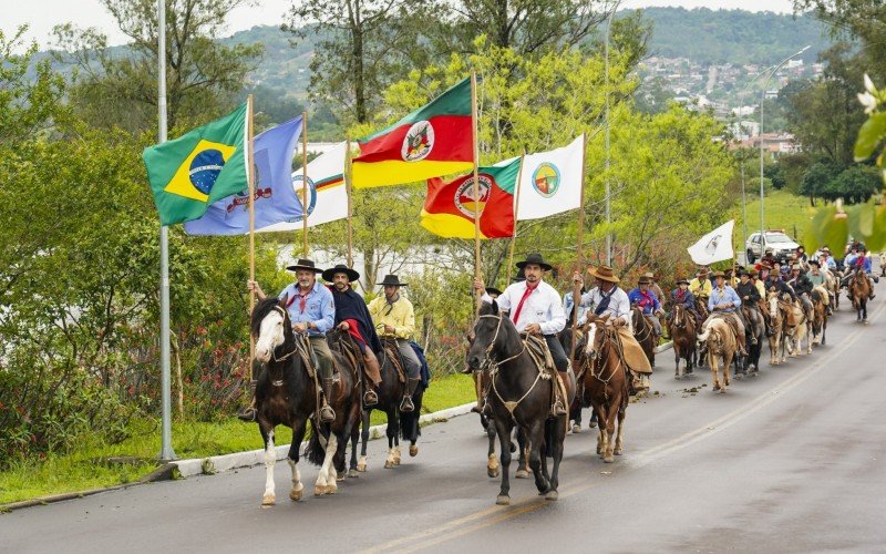 Momentos do Desfile Farroupilha em Taquara | abc+