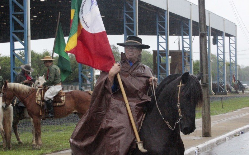 Desfile Farroupilha 2024 em Canoas | abc+