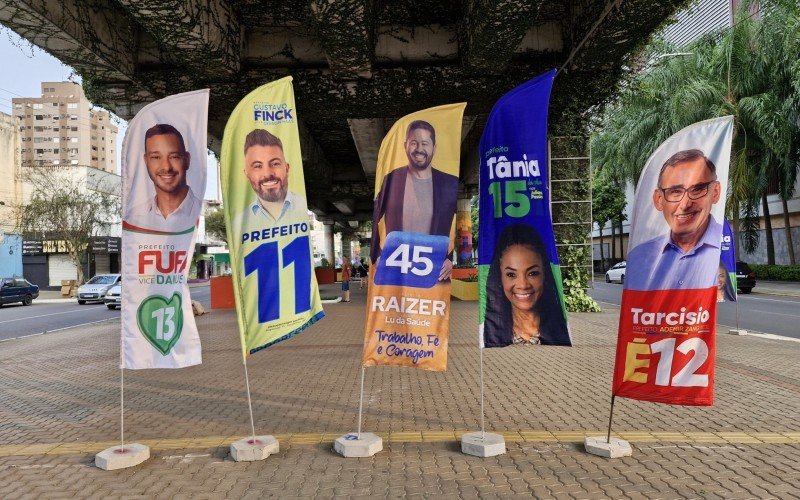 Windbanners são utilizados pelos cinco candidatos. Regras devem ser seguidas nos materiais | abc+