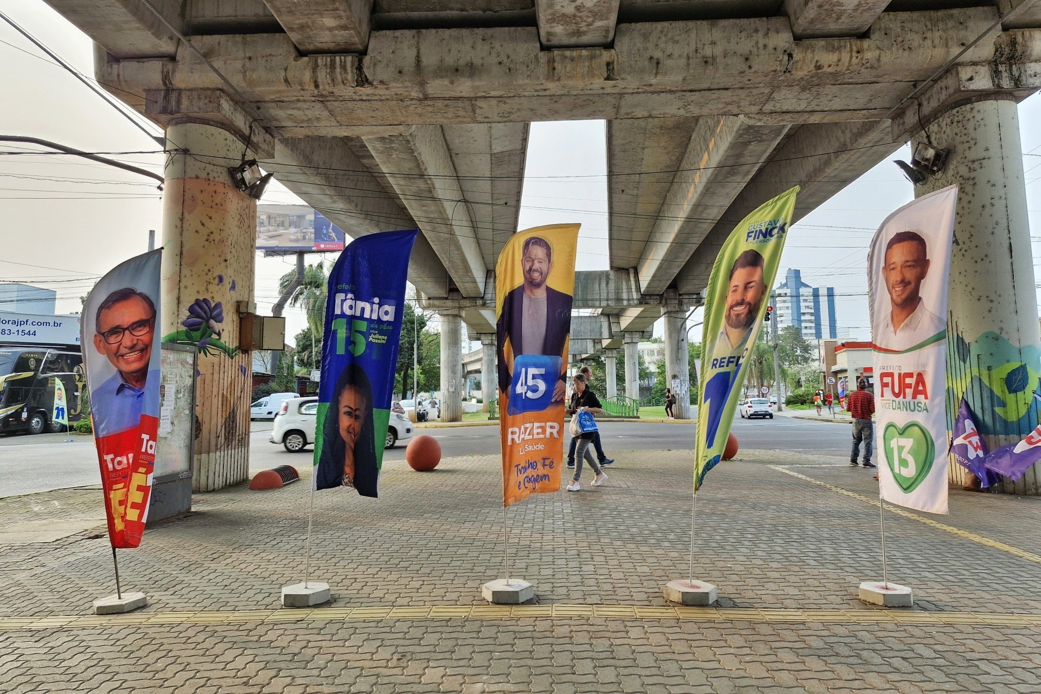 ELEIÇÕES: Na reta final, candidatos apostam no corpo a corpo; veja como foi o último fim de semana antes da votação