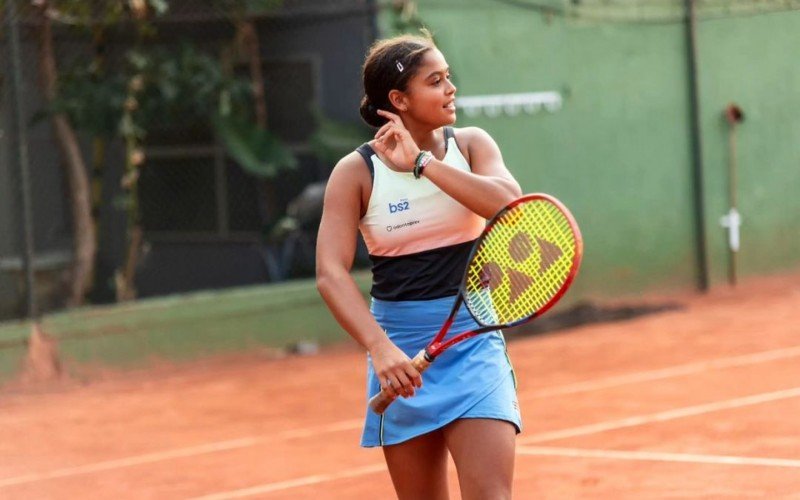 Conheça a tenista de 14 anos que vai representar o Brasil no ranking da WTA | abc+