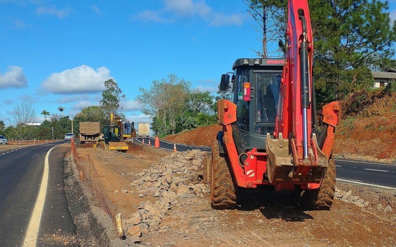 EGR realiza obras em diferentes trechos da RS-235, nesta semana