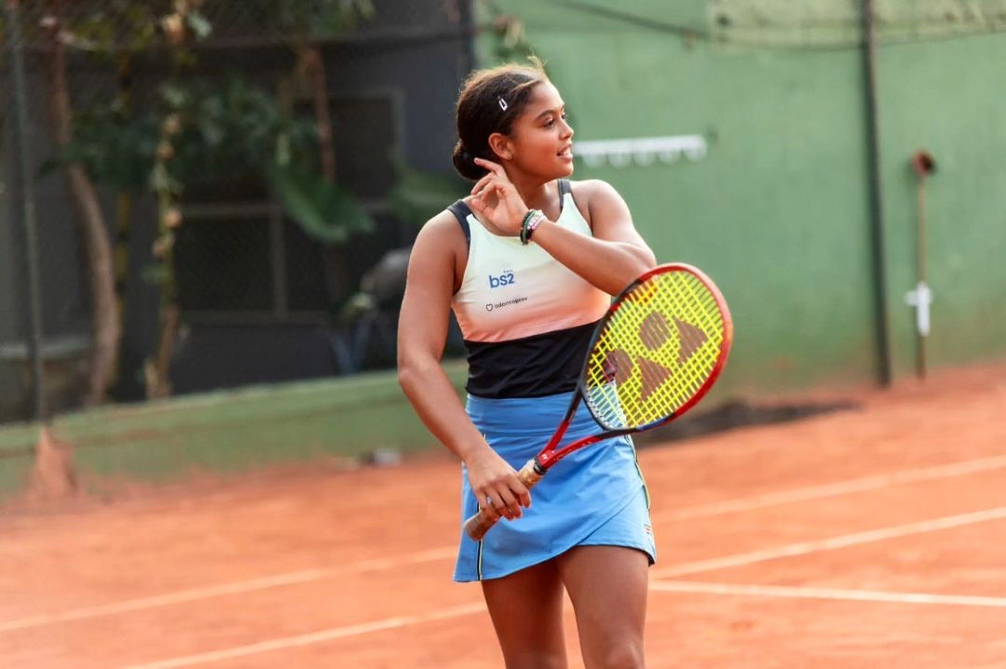 Conheça a tenista de 14 anos que vai representar o Brasil no ranking da WTA