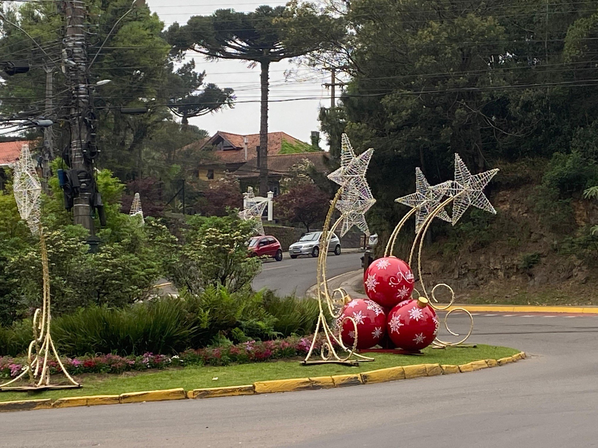 NATAL LUZ: Decoração começa a ganhar as ruas de Gramado; veja foto