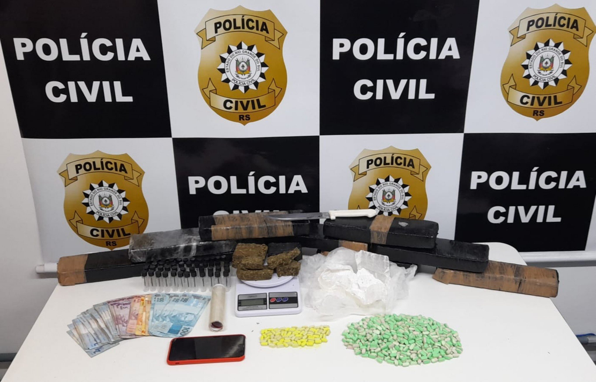 Polícia Civil apreende 8 quilos de maconha ao investigar drogas trazidas para Canoas