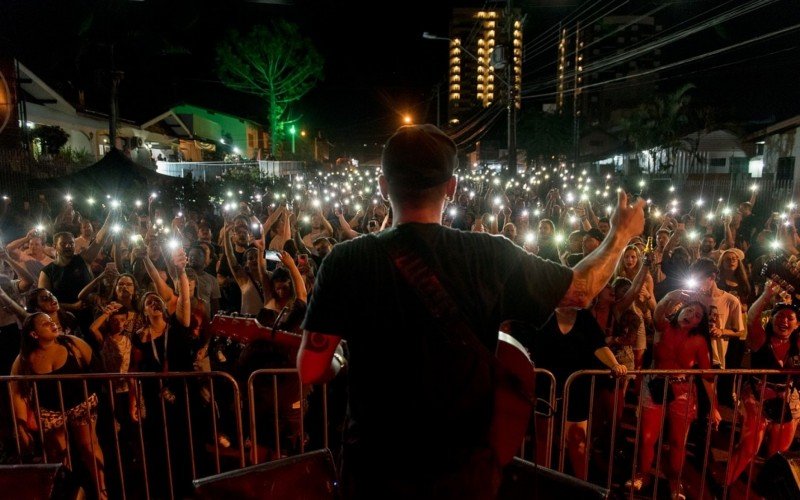 Além do vocalista Deividi Rodrigues, pesam mão no grupo Augusto Haack, Luan Maier e Pietro Rosso. | abc+