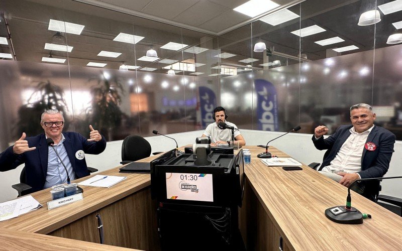 Debate entre os prefeituráveis Kiko Hoff (PDT) e JP Gaspar (PT) 