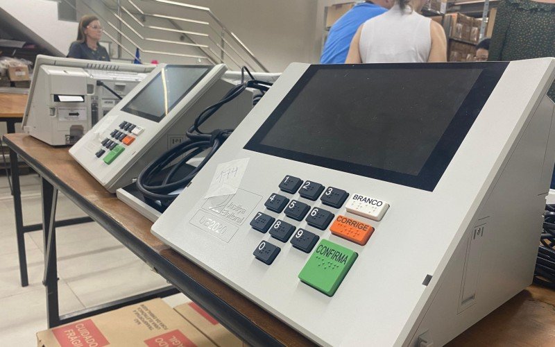 Cartório eleitoral começa a preparar urnas eletrônicas para as eleições em Novo Hamburgo | abc+