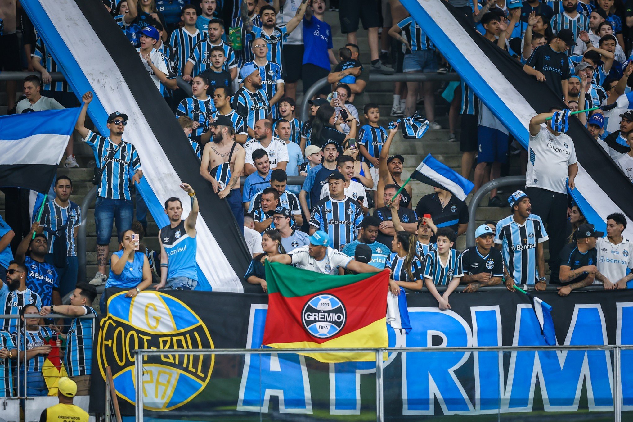 Perícia contratada pelo Grêmio descarta injúria racial em episódio na Arena