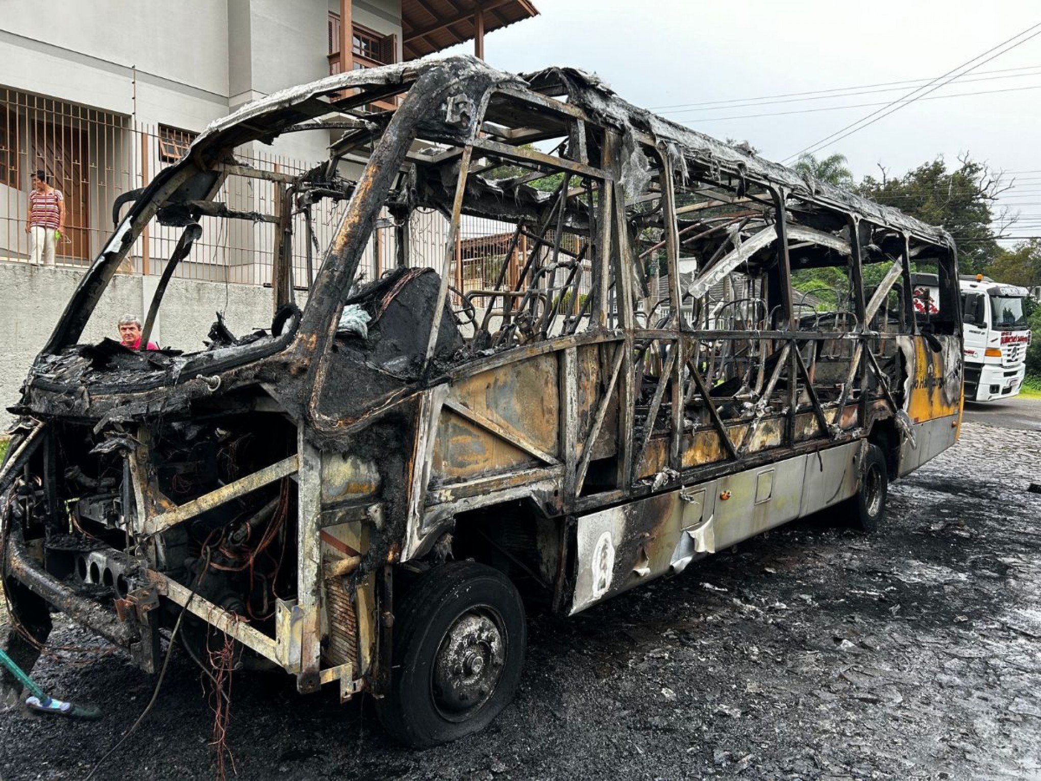 "Primeira atitude foi evacuar o ônibus": O que o motorista fez para salvar passageiros de incêndio em Novo Hamburgo