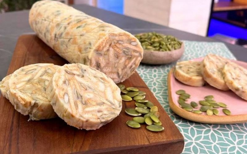 Aprenda a fazer o Salame doce com semente de abóbora da Ana Maria Braga | abc+