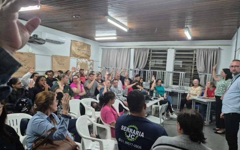 Assembleia no Instituto Paulo Freire | abc+