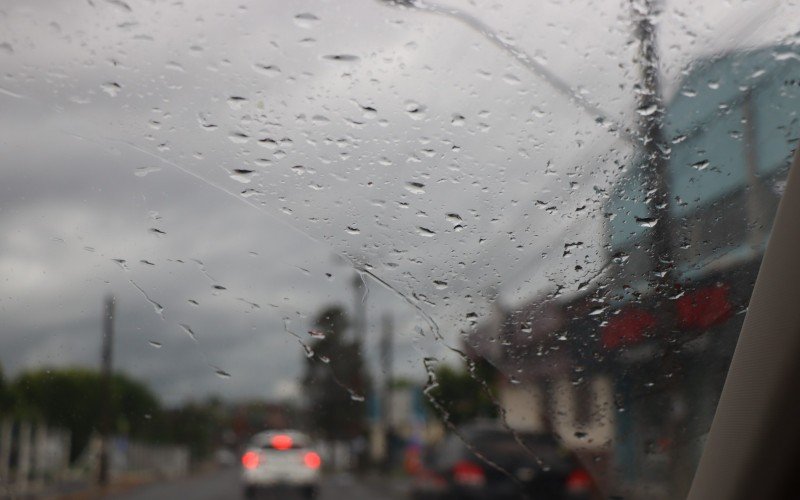  Frente fria avança e Defesa Civil emite alerta para chuva forte com raios | abc+