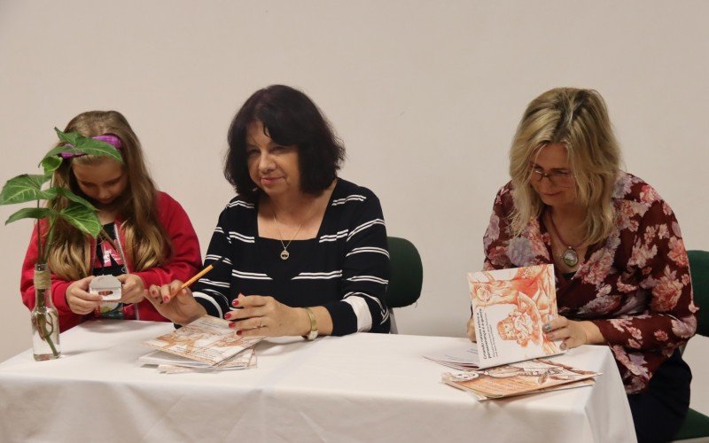 Noite também contou com sessão de autógrafos