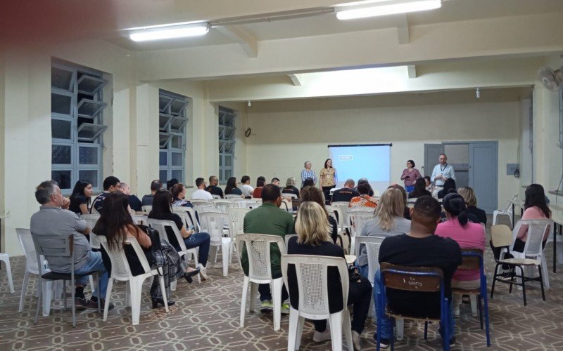 Assembleia no Colégio Pasqualini  | abc+