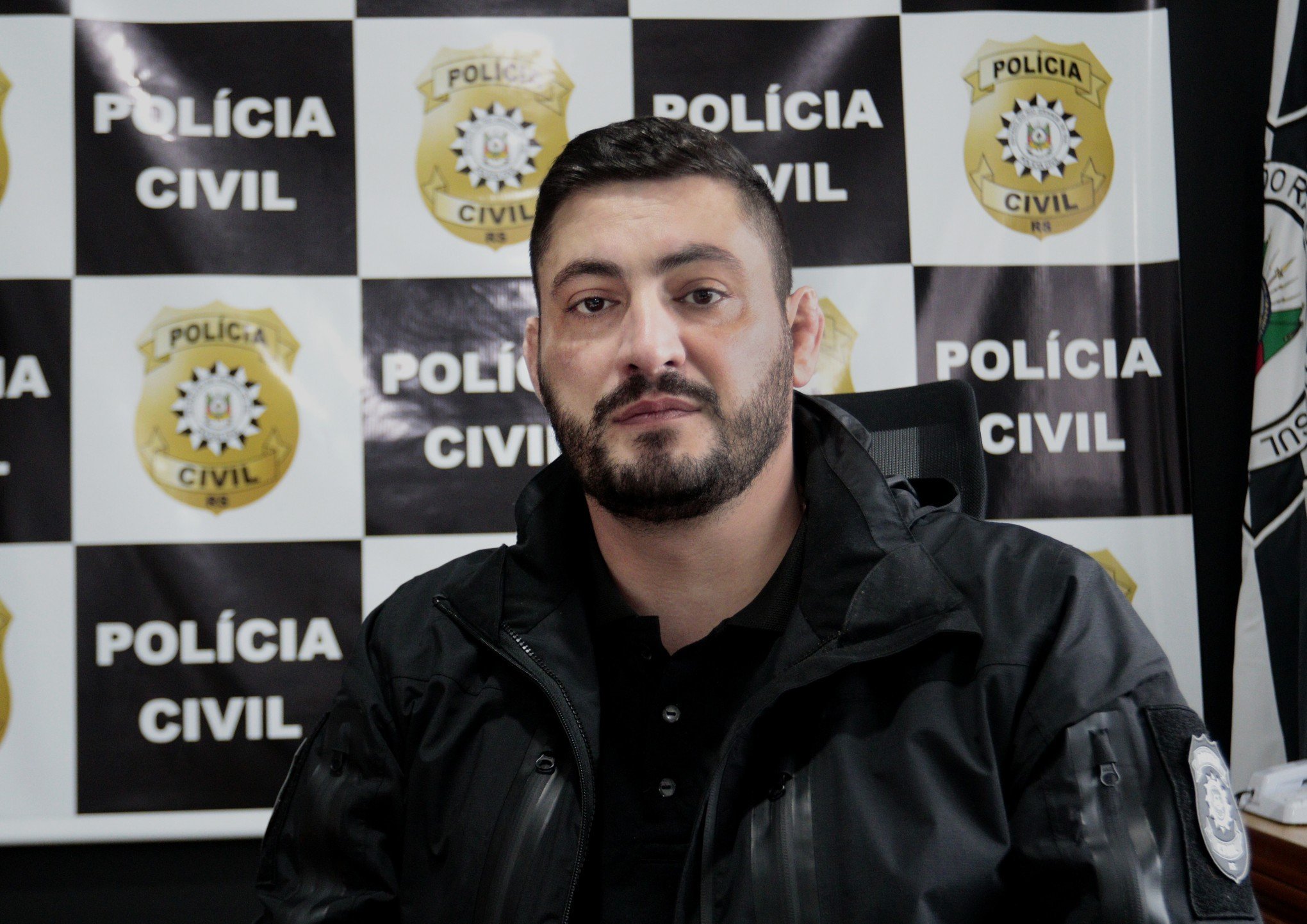 Menino de 2 anos que teria sido estuprado pelo pai não retornará aos braços da mãe e delegado explica motivo