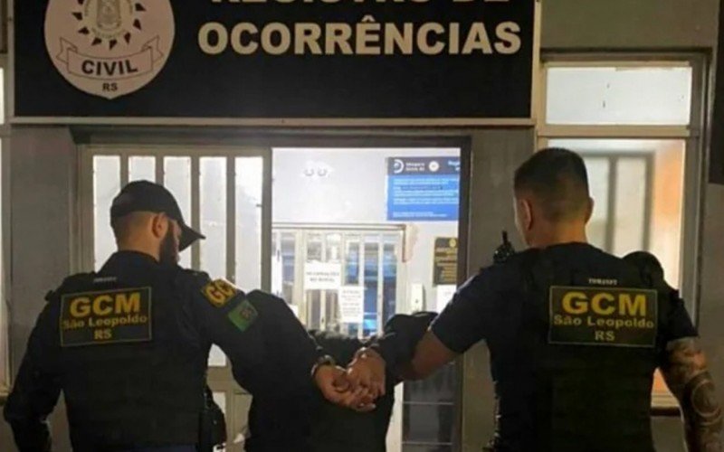 Agentes precisaram fazer uso de um dispositivo de eletrochoque para conter o suspeito