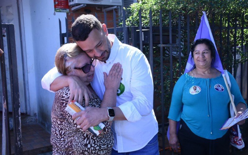 Fufa conversou com moradores de diferentes bairros  | abc+