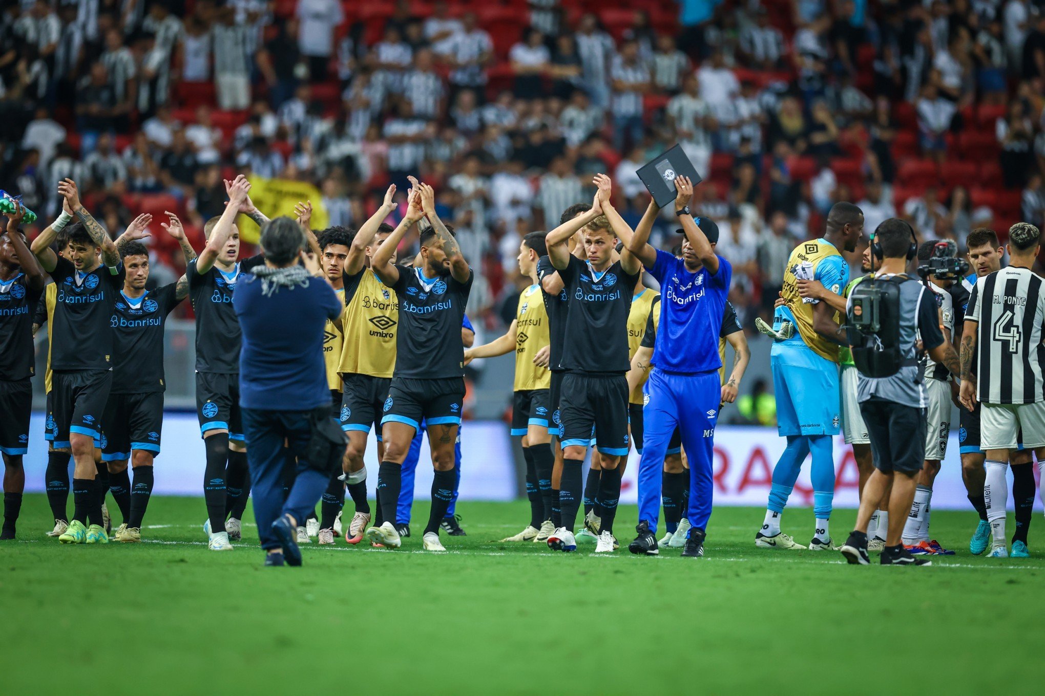 Marcelo Salles valoriza o empate do Grêmio