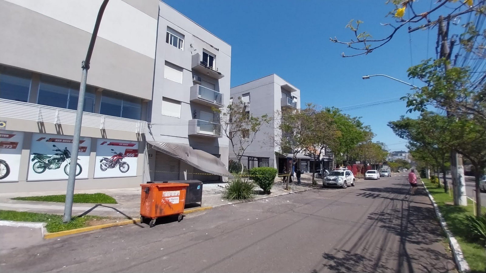 Vídeo mostra local de queda de marquise e parte de sacada em Novo Hamburgo