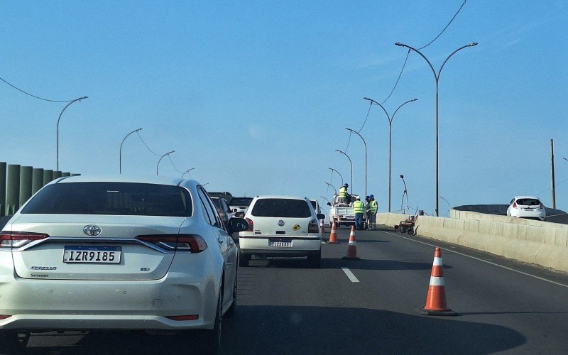 Estreitamento de pista na BR-116 em São Leopoldo  | abc+