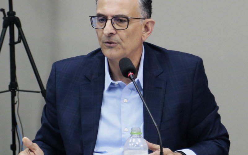 Jairo Jorge no segundo debate dos candidatos à Prefeitura de Canoas | abc+