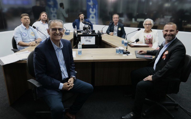 Debate aconteceu na noite desta terça-feira (1º) e teve participação dos seis concorrentes