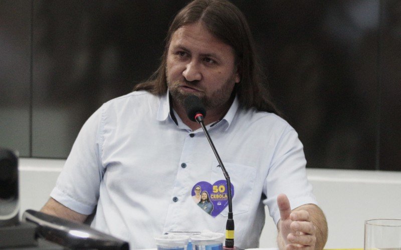 Rodrigo Cebola no segundo debate dos candidatos à Prefeitura de Canoas | abc+