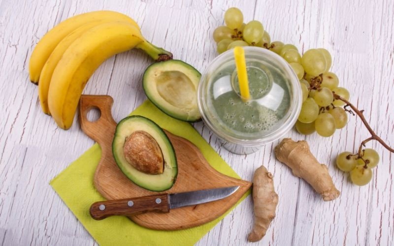 vitamina smoothie suco abacate gengibre uva banana | abc+