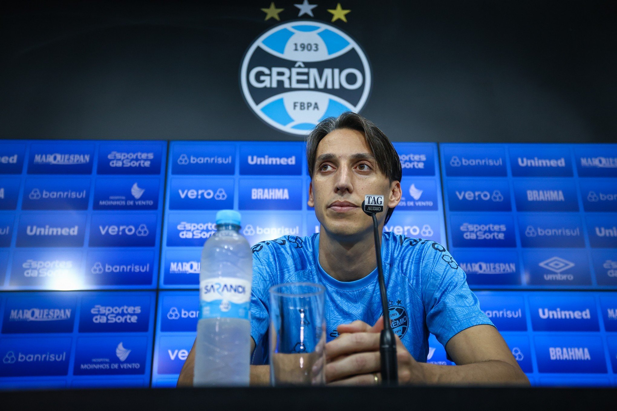 Referência no Grêmio, zagueiro Pedro Geromel anuncia aposentadoria dos gramados