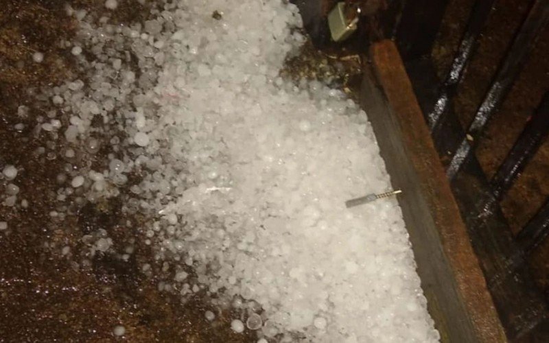 Queda de granizo em Passo Fundo na madrugada de quarta-feira | abc+