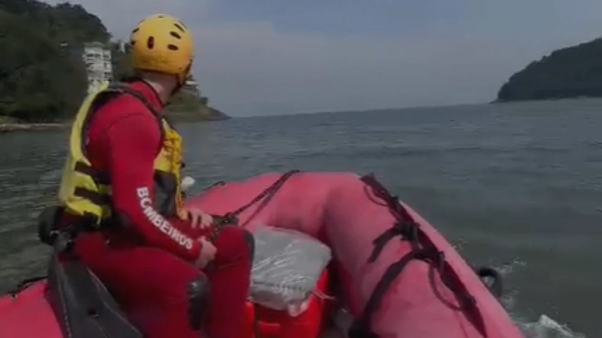 Corpo de mulher desaparecida em naufrágio na Garganta do Diabo é encontrado no mar