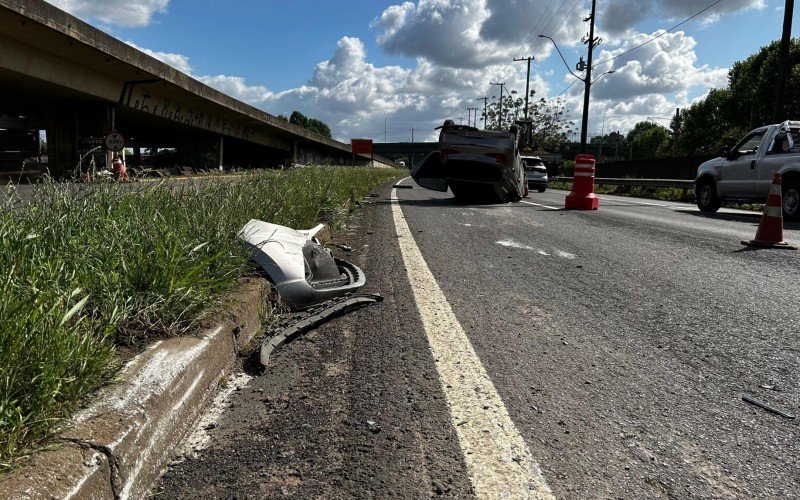 BR-116: Motorista perde controle da direção e capota carro em Esteio | abc+