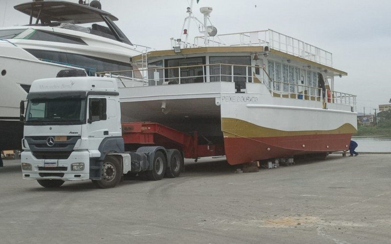 Barco-Escola Peixe Dourado estava previsto para chegar nesta quarta-feira