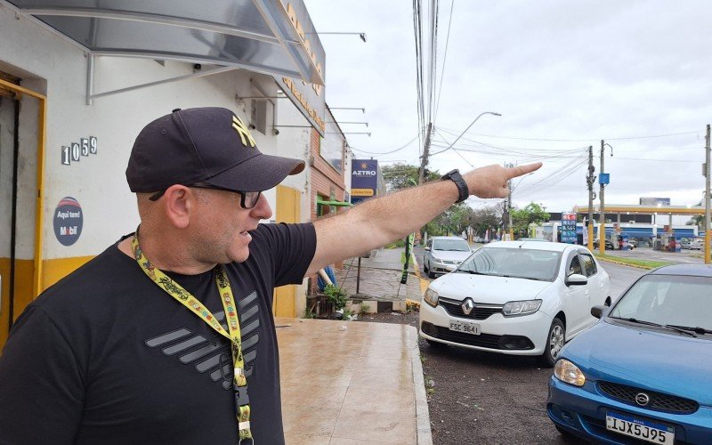 Alberto Henrique Mariane é dono de uma autopeças que fica às margens da rodovia | abc+