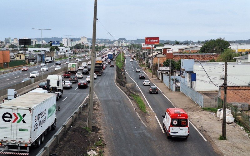 Alça de acesso à BR não tranca mais, pois motoristas que estão no bairro Campina agora tem a opção de seguir pela rua lateral para atravessar pontes sobre o Sinos | abc+