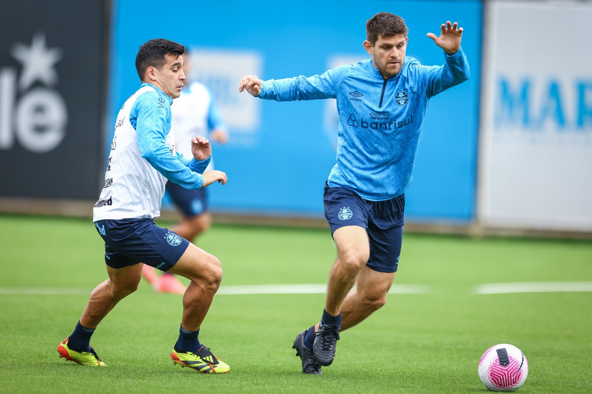 Onde assistir e prováveis escalações de Grêmio e Fortaleza na Arena