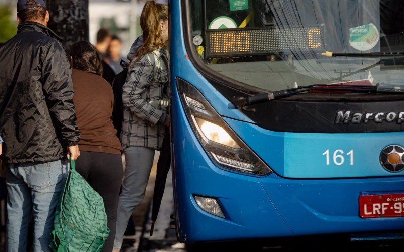 Transporte coletivo tem esquema especial para as seções que mudaram de local