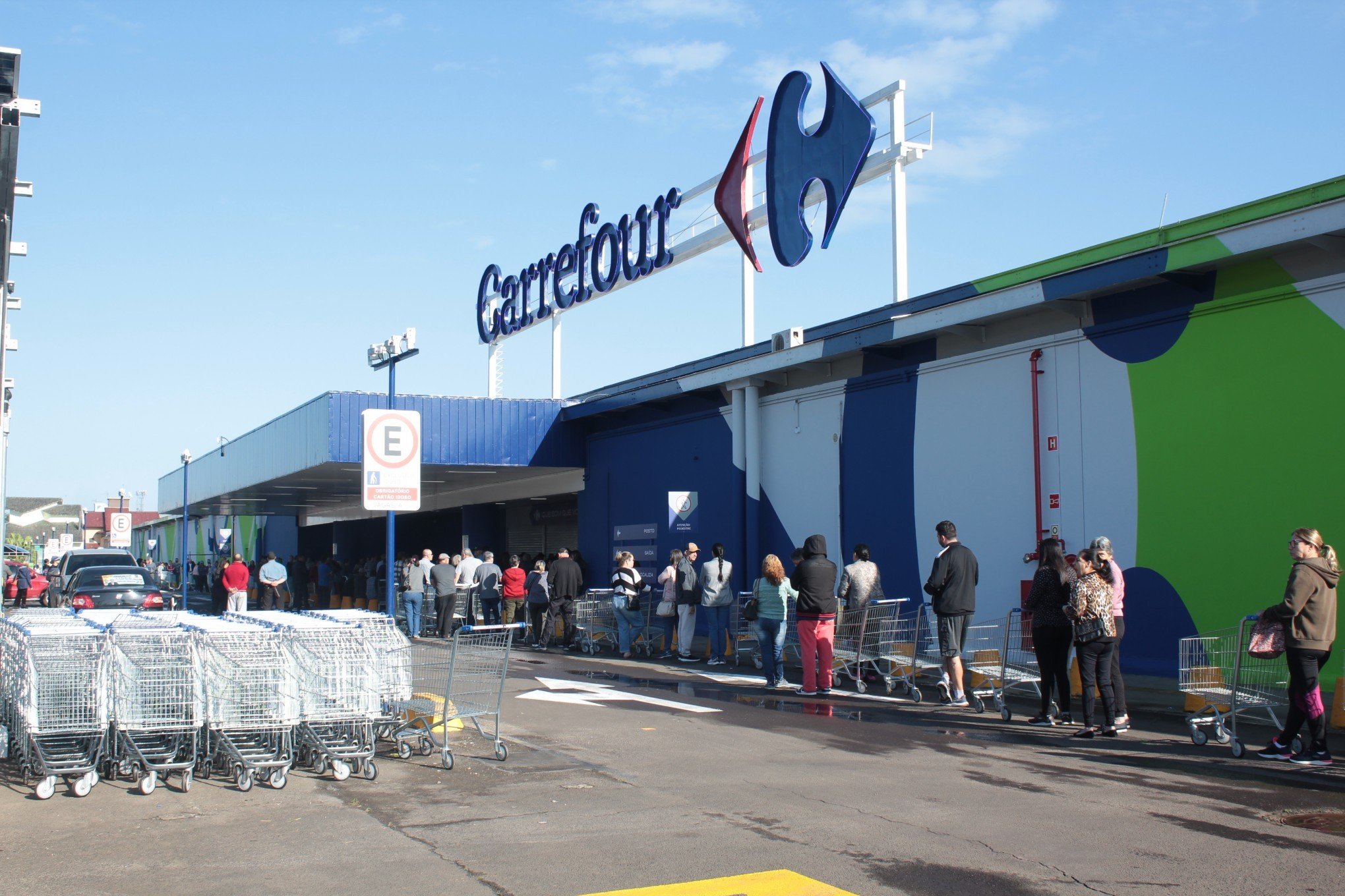 Loja do Carrefour em Canoas é reinaugurada nesta sexta-feira (4)