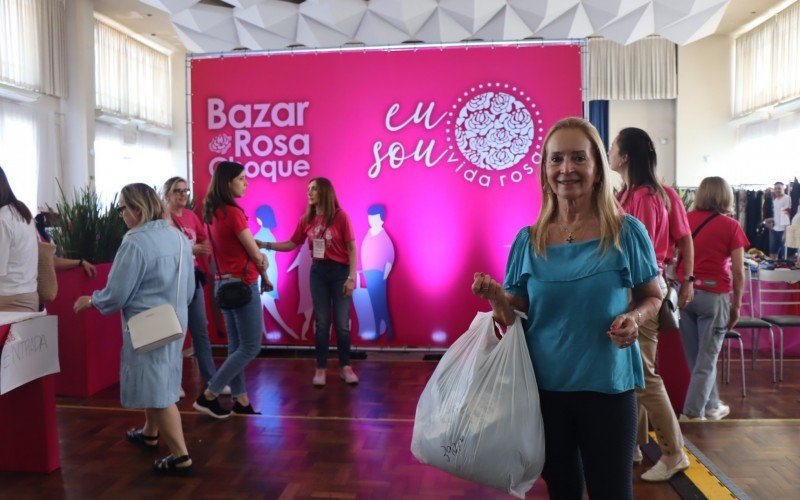 Silvia Osório levou vestidos para casa