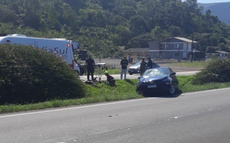 Jovem de 25 anos foi atropelado por um carro enquanto atravessava BR-101, em Osório | abc+