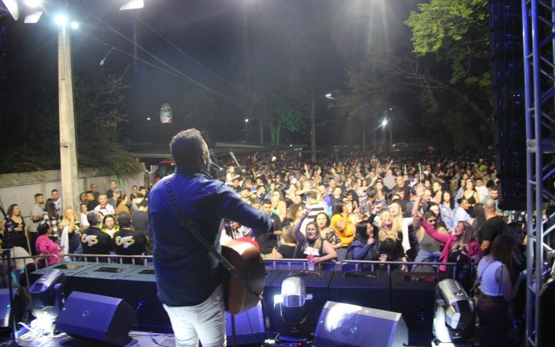 Festa do prefeito reeleito em Estância Velha, Diego Francisco (PSDB)